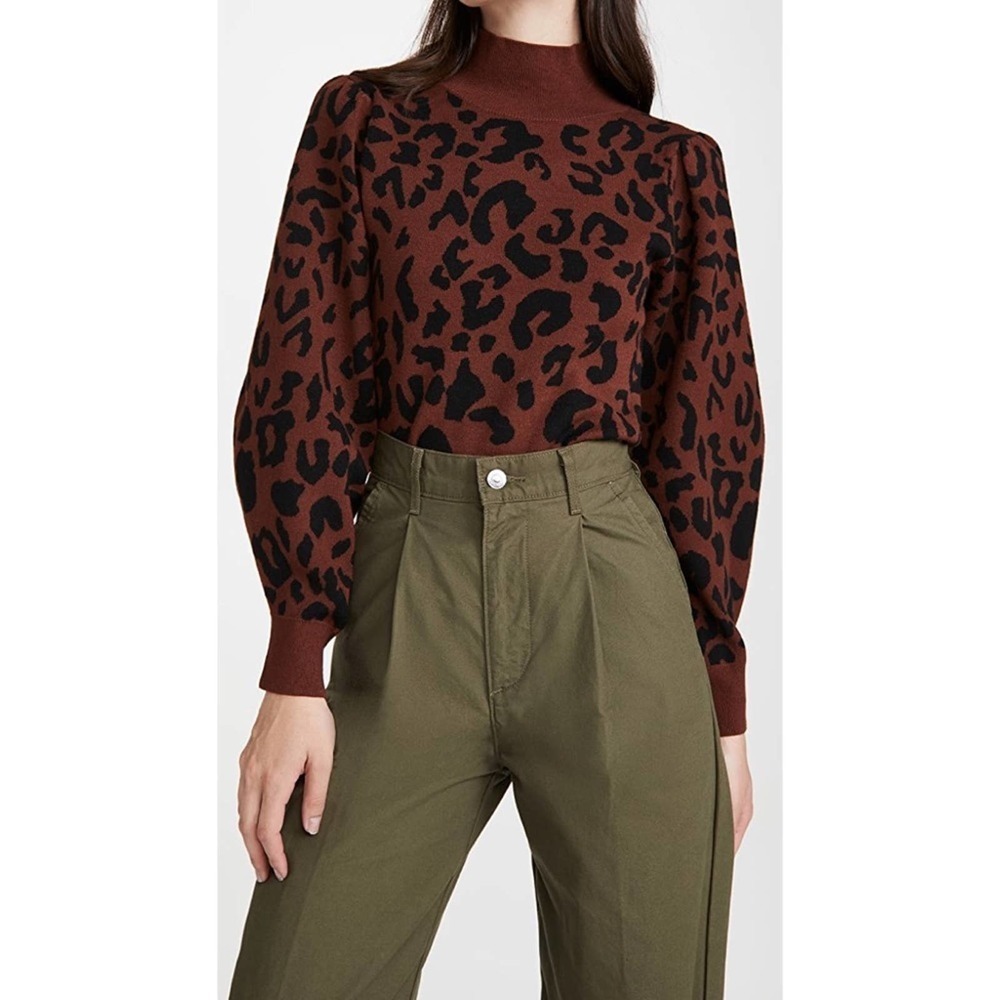 525 Leopard Mock Neck Pullover Size M